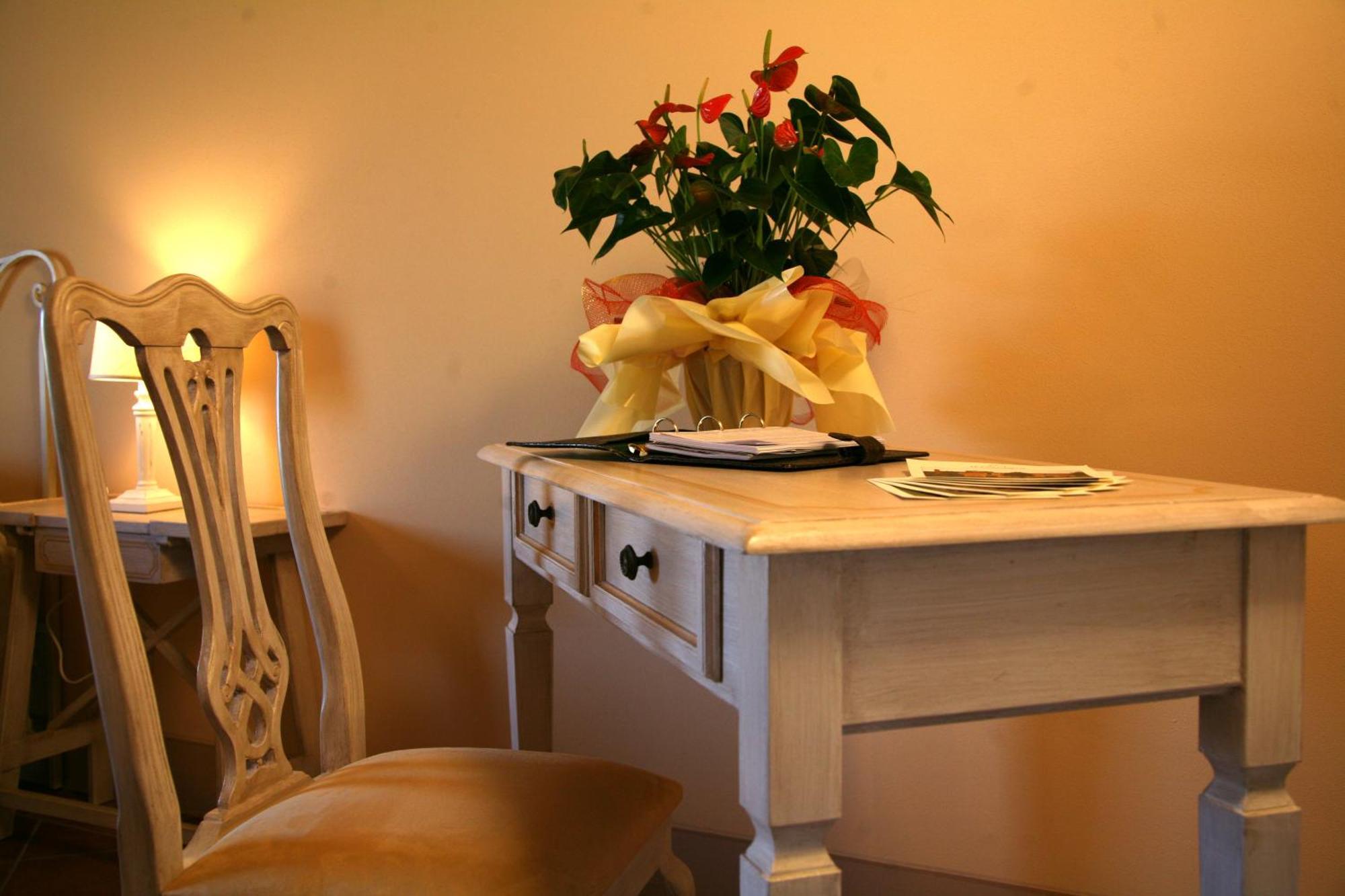 Le Colombaie Country Resort Ponsacco Extérieur photo